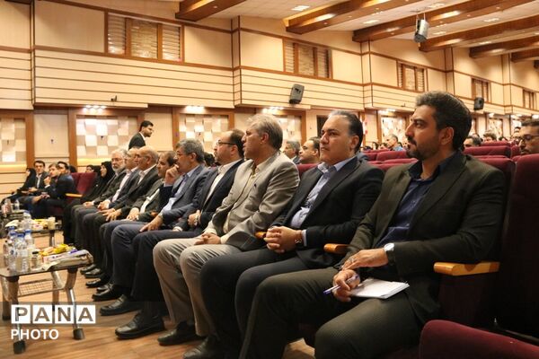 اجلاس مدیران استان یزد در آستانه بازگشایی مدارس