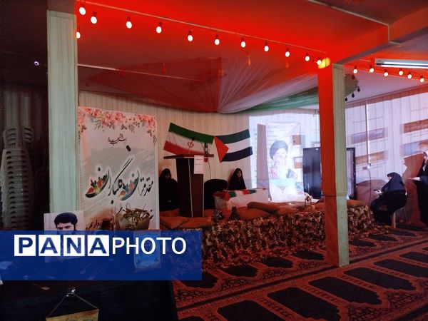 یادواره شهدا در دبیرستان شاهد فاطمیه مشهد