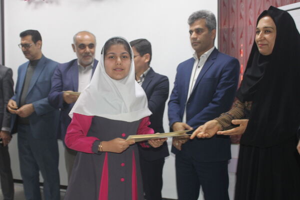  همایش تجلیل از دانش‌آموزان برگزیده مسابقات نانو فناوری، آزمایشگاه و ادبیات استان بوشهر
