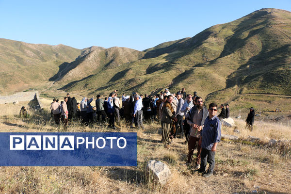 حضور زائران فرهنگی قم در یادمان «بلفَت و دوپازا»