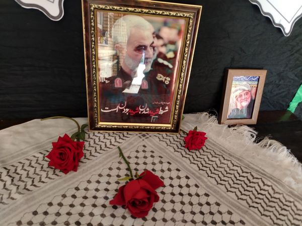 آیین بزرگداشت سردار شهید حاج قاسم سلیمانی در مدرسه ی بی بی صائب نقدی همت آباد