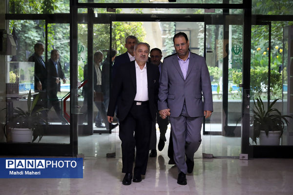 اولین نشست صمیمی وزیر آموزش و پرورش دولت چهاردهم با اعضای شورای معاونان