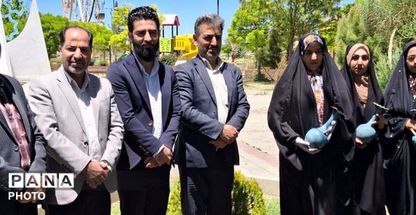 تقدیر و تشکر از عوامل اجرایی مدرسه شهید غفاری