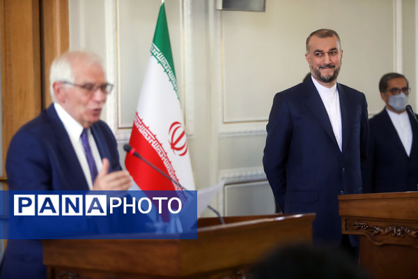 دیپلمات شهید