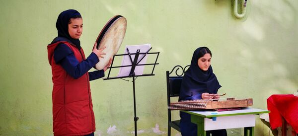 جشن ولادت صاحب الزمان در مدرسه صالحین 