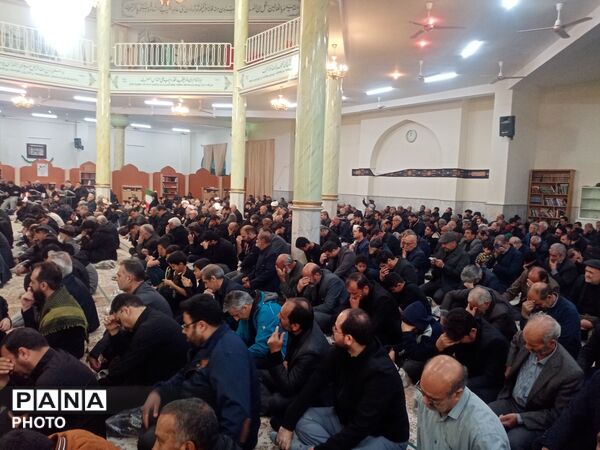 حضور دانش آموزان دبیرستان نمونه آیت الله خامنه ای در مراسم گرامیداشت رهبر معظم انقلاب اسلامی