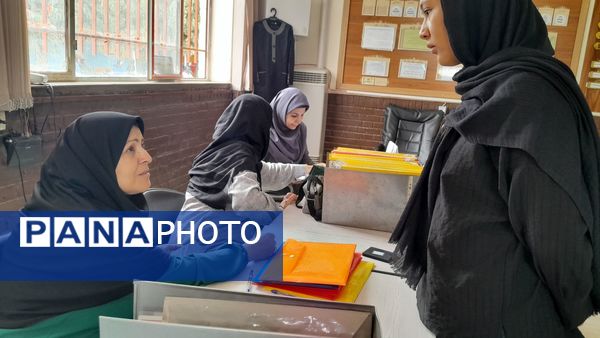 آغاز ثبت نام  دبیرستان میثاق منطقه تبادکان