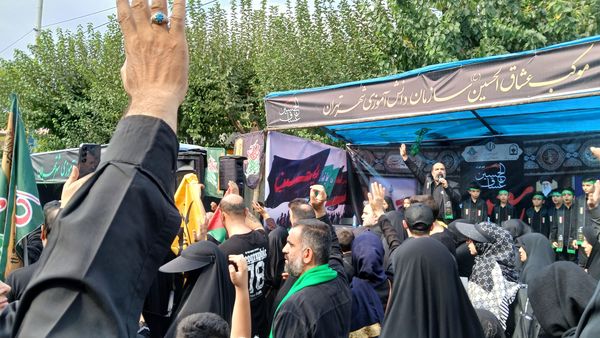 استقبال دلدادگان اباعبدالله الحسین (ع) از پیاده روی جاماندگان اربعین حسینی‌