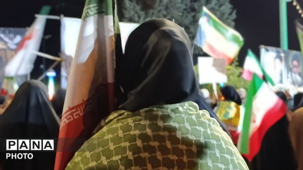 دهه نودی های پای انقلاب
