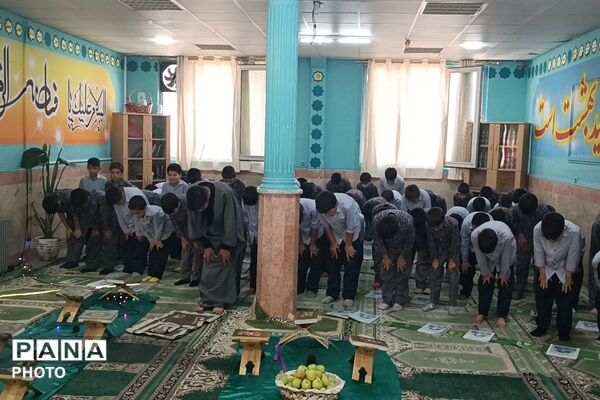  طنین آوای قرآن در دبستان علامه طباطبایی (ره)؛ آغاز هفته قرآن، عترت و نماز