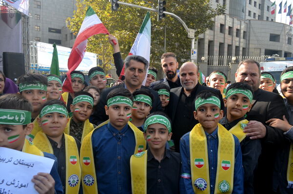 راهپیمائی باشکوه 13 آبان در تهران