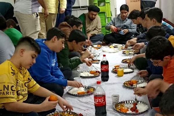 حضور دانش‌آموزان ناحیه 2 شهرری در مراسم اعتکاف دانش‌آموزی 