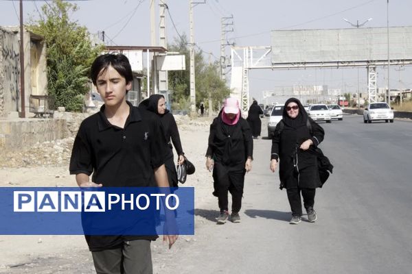 آیین پیاده‌روی جاماندگان اربعین در گچساران 