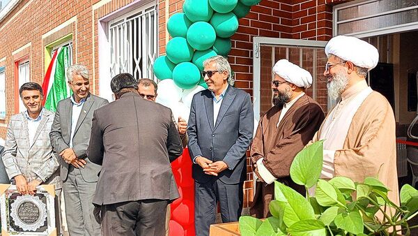 لبخند شادی بر لب های دانش آموزان فدافن؛ مدرسه جدید میزبان آنان خواهد بود 