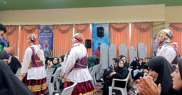 آیین تجلیل از برگزیدگان جشنواره‌های فرهنگی هنری