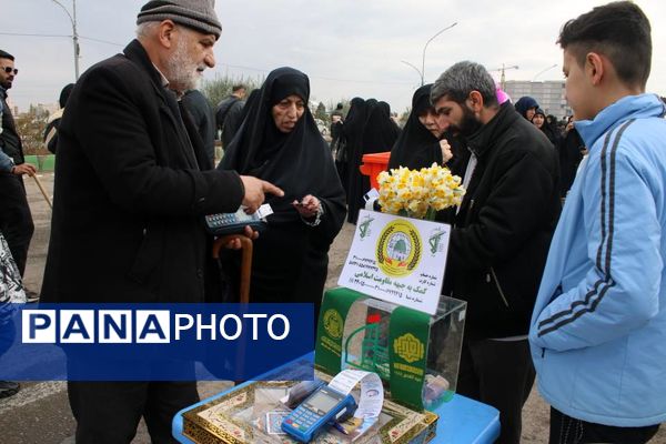 شادپیمایی خانوادگی جشن نیمه شعبان در قم