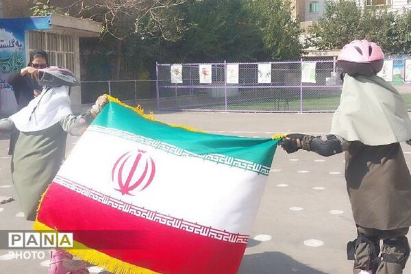 حضور مسئولان آموزش و پرورش در دبستان رضوان به مناسبت هفته تربیت بدنی