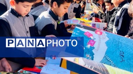 برگزاری نمایشگاه کتاب در دبستان معلم آشخانه 