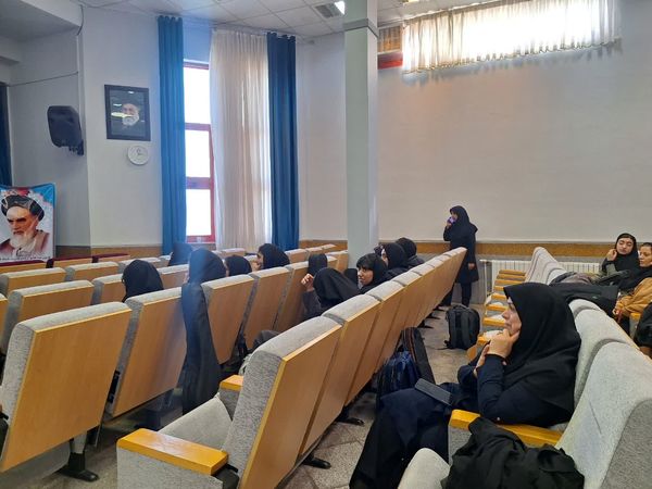 چهل و سومین جشنواره فرهنگی هنری فردا در دبستان آرمینه مصلی نژاد ناحیه۶ 