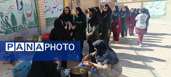 برگزاری ویژه‌ برنامه هفته فرهنگی در دبیرستان حضرت فاطمه‌زهرا(س) شهرستان فیروزکوه