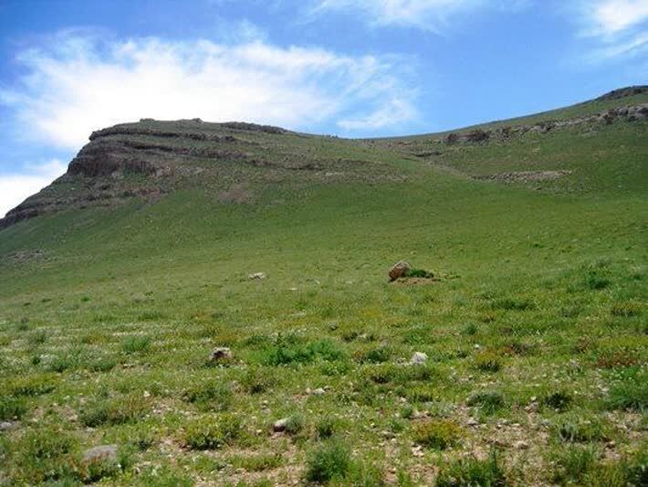 چالش‌ها و راهکارهای حفظ و مدیریت مراتع استان همدان 