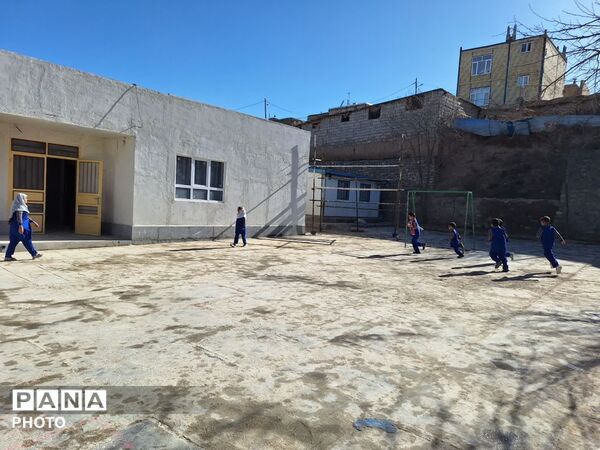 روز بدون کیف در آموزشگاه شهید ذوالفقاری روستای احمد آباد