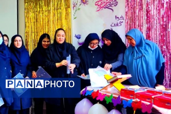 جشن دهه کرامت در دبیرستان دوره‌ اول کوثر رودهن 