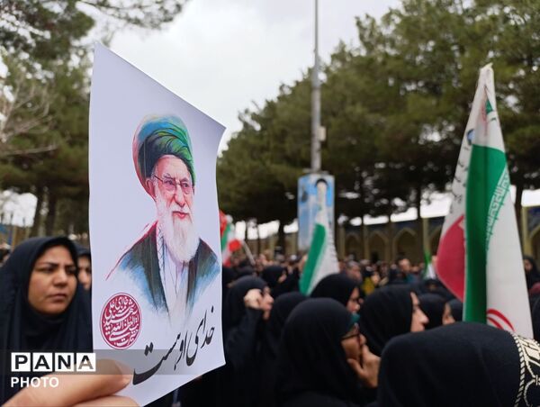 وداع با پیکر مطهر شهید فرشاد بنام در گلزار شهدا نیشابور 
