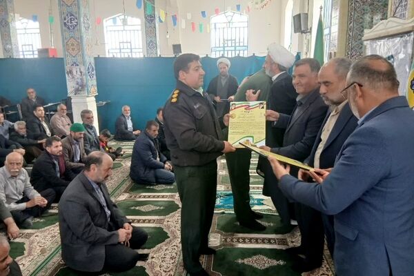 حضور در نماز جمعه، نشانه اتحاد و همبستگی 