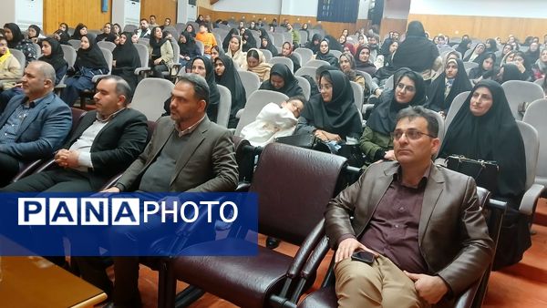 آیین تجلیل از دانش آموزان برتر دبیرستان عترت محمودآباد 