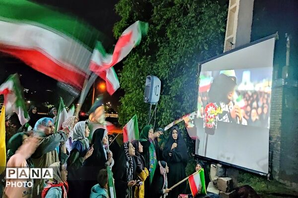 پرچم عزت را می‌بریم بالا 