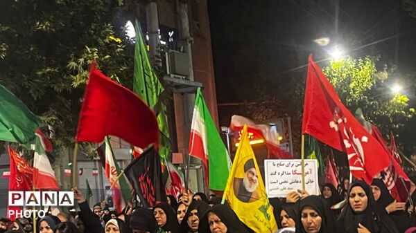 دفاع از میهن، با قلم، با دانش و با ساختن آینده 