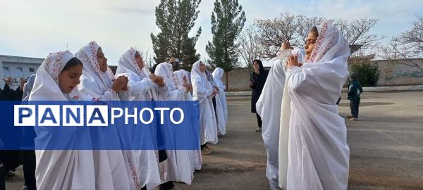 جشن مادر و دختری  در مدرسه تکتم خلیل آباد 