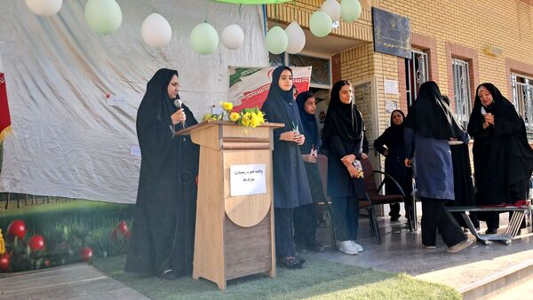 جشن میلاد حضرت زینب در دبیرستان حضرت زینب 