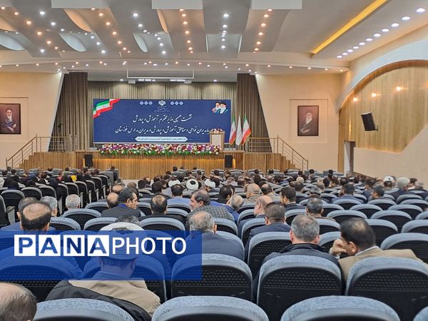 دیدار صمیمی وزیر آموزش‌وپرورش با فرهنگیان استان خوزستان