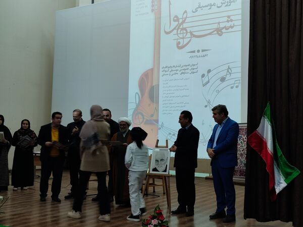 مراسم جشن انقلاب و تجلیل از افتخارآفرینان شهرستان آشخانه