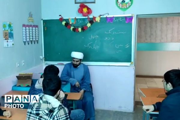 نور ایمان و رقابت؛ مسابقات قرآن، عترت و نماز دانش‌آموزان پسر در منطقه کهریزک 