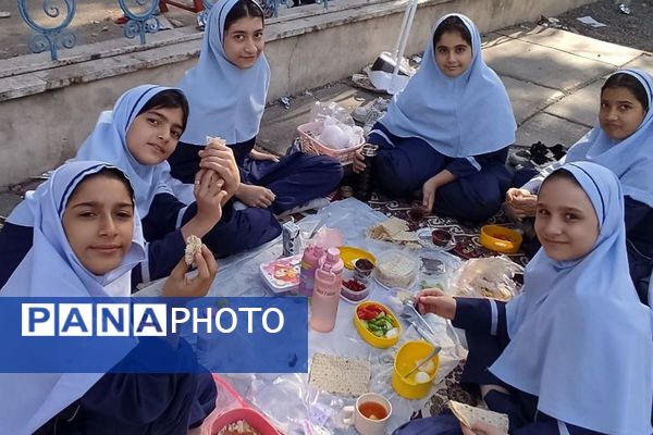 برگزاری جشن تخم‌مرغ‌های رنگی در دبستان قدر بهارستان دو