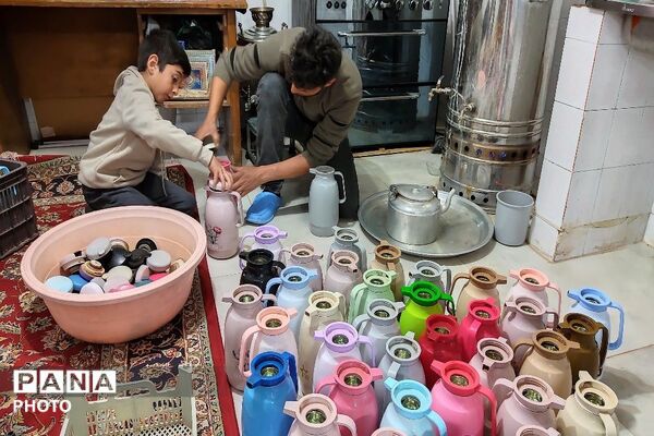 سفره های ساده افطاری در شهر بار نیشابور