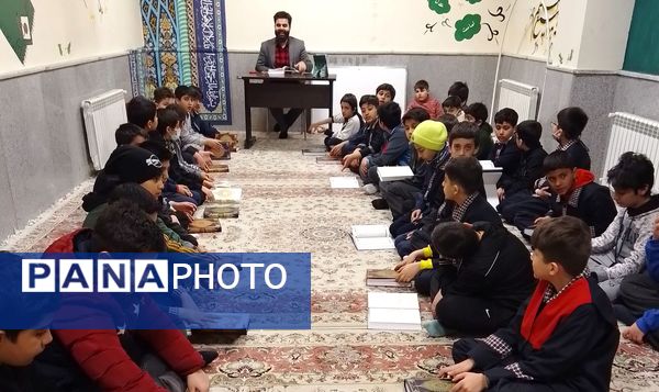 محافل انس با قرآن همزمان با ایام ماه مبارک رمضان در مدارس پردیس 