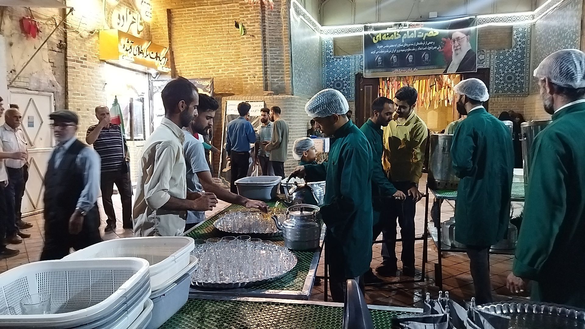 چایخانه فاطمه الزهرا در نود و نهمین شب از اجتماعات مردمی 
