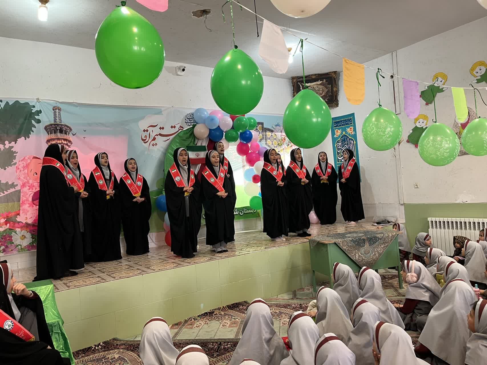 جشن یاوران انقلاب در دبستان شهید نوروزی ابرکوه