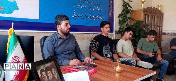  نشست هم اندیشی رئیس سازمان دانش آموزی کردستان با روسای شورای دانش‌آموزی مدارس کامیاران 