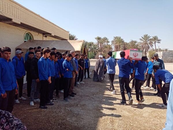 آیین استقبال باشکوه از شهید گمنام در مسجد مهدیه فین