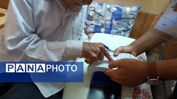 حضور اقشار مختلف مردم لارستان پای صندوق‌های رای