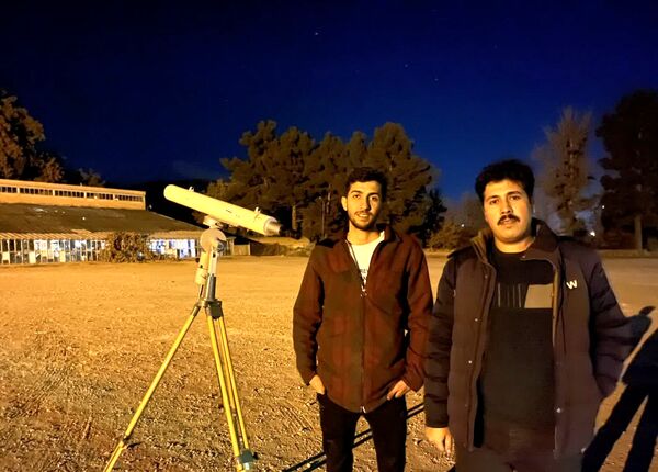 رصد ستارگان دانش آموزان دبیرستان شاهد ابوذر غفاری