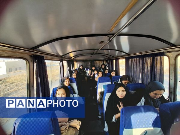 اعزام دانش‌آموزان دختر آشخانه به اردوی راهیان نور