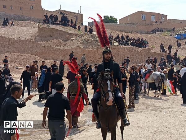 طنین نوای عاشورا در برزنون