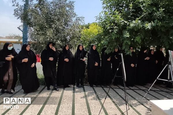 حضور دانش‌آموزان و فرهنگیان ناحیه دو شهرری در مراسم اربعین حسینی اداره کل آموزش و پرورش 