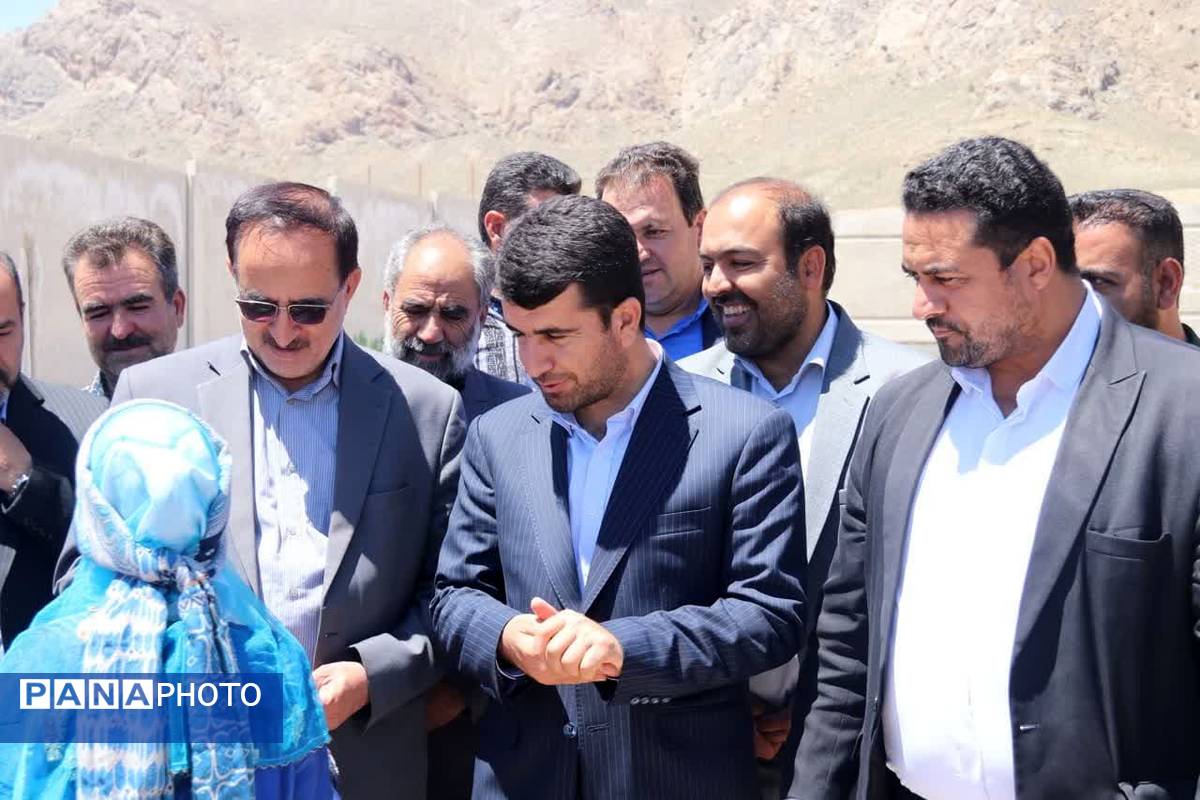  افتتاح زمین چمن مصنوعی با حضور  معاون تربیت‌بدنی و سلامت وزارت آموزش و پرورش